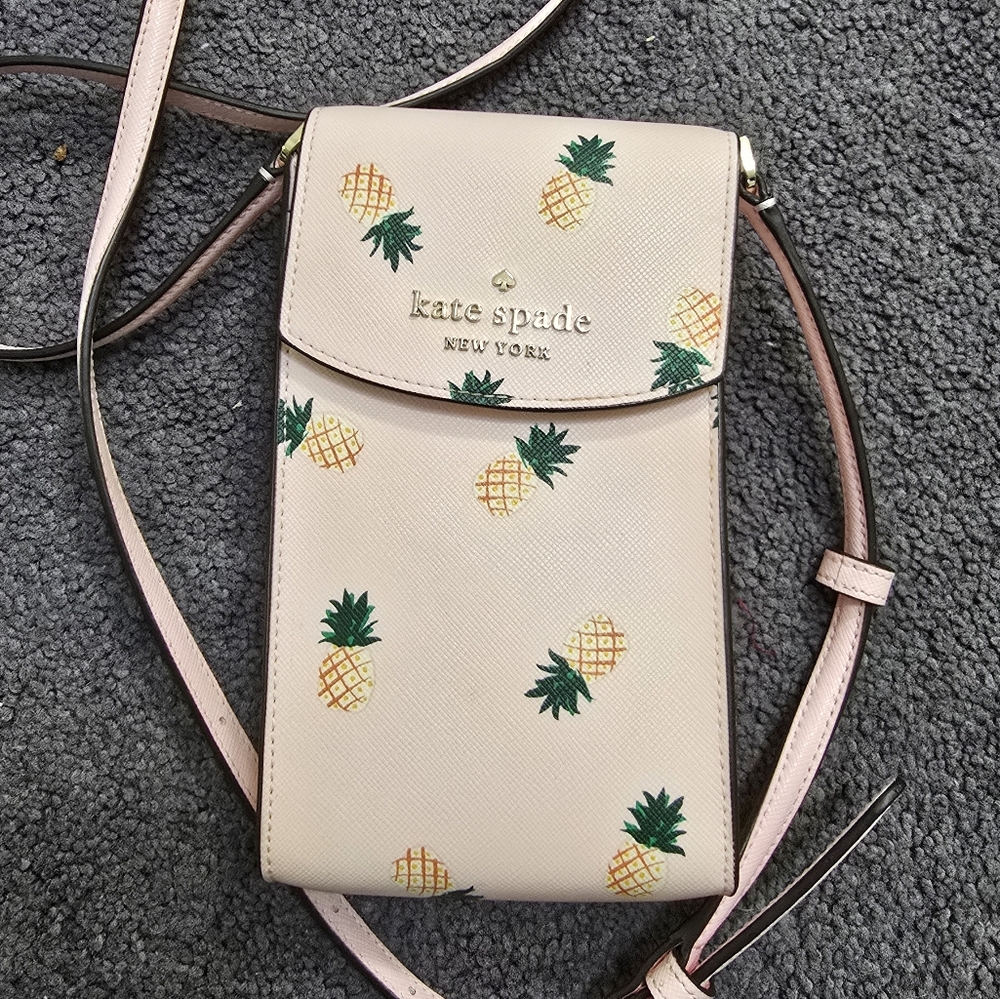 Kate spade crossbody Phone purse Pineapple